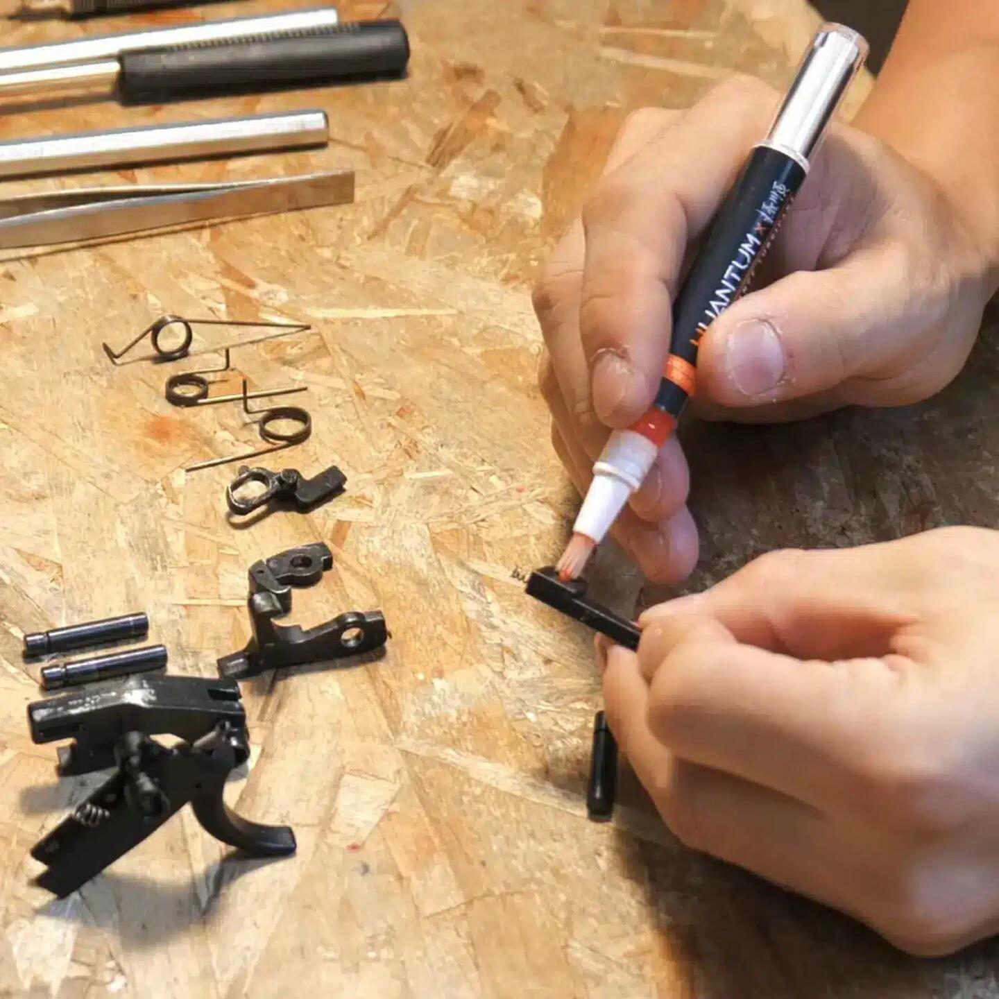 4UANTUM PERFORMANCE LUBRICANT PEN